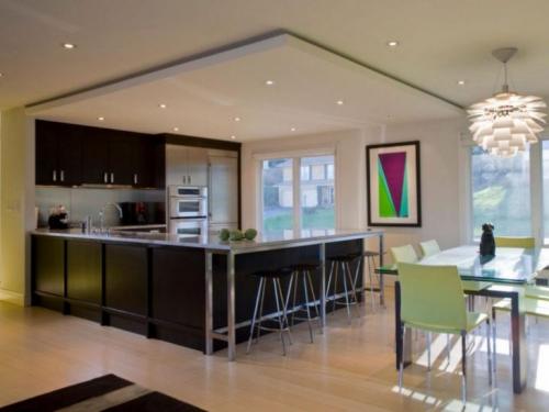 Виды натяжных потолков для кухни. Пленка может легко порваться