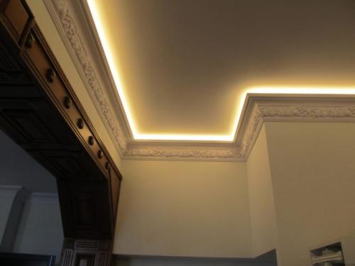 Декоративный плинтус для натяжного потолка. Нужен ли потолочный плинтус к натяжному потолку