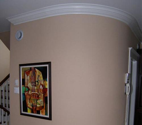 Как приклеить потолочный плинтус к натяжному потолку. Установка плинтуса для натяжного потолка 07 Как приклеить потолочный плинтус к натяжному потолку. Установка плинтуса для натяжного потолка 07