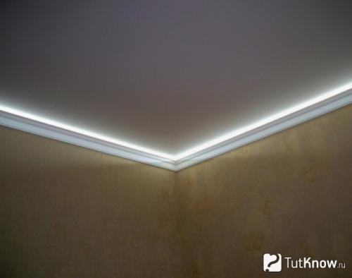 Как приклеить потолочный плинтус к натяжному потолку. Установка плинтуса для натяжного потолка 11 Как приклеить потолочный плинтус к натяжному потолку. Установка плинтуса для натяжного потолка 11