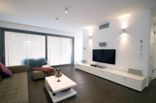 Белый матовый натяжной потолок — всегда актуальный в независимости от дизайна помещения