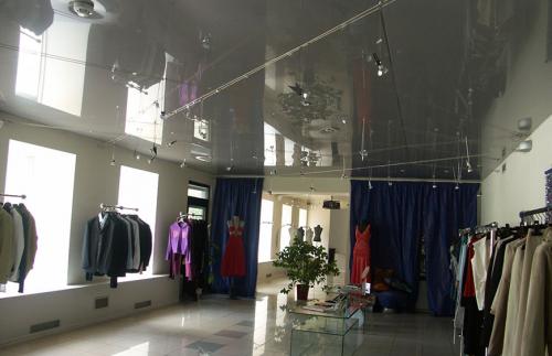 Как подобрать цвет натяжного потолка к обоям. Выбор цвета натяжных потолков и обоев — маленькие хитрости