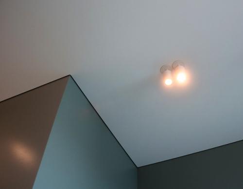 Тканевый натяжной потолок с теневым профилем. Сколько в среднем стоит теневой натяжной потолок