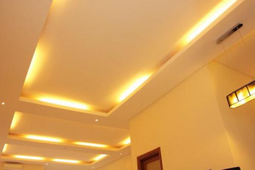 Потолки дизайн натяжные. Выбор материала для натяжного потолка