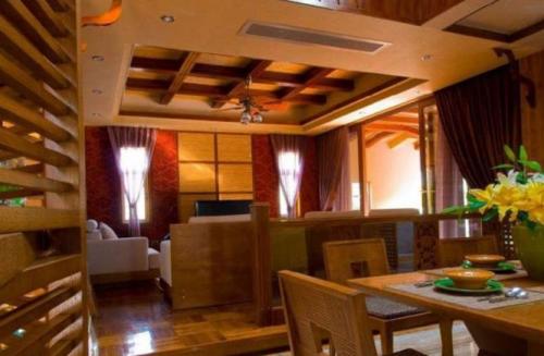 Дизайн потолка 2023 года в спальне. Выбираем вариант оформления потолка 08