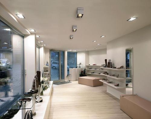 Накладные споты в интерьере. Что собой представляет накладной спот?