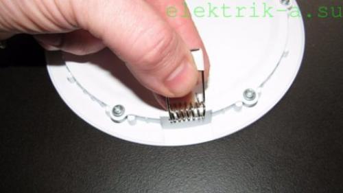 Свет под натяжным потолком. Натяжные потолки и освещение: особенности монтажа светильников и подсветки