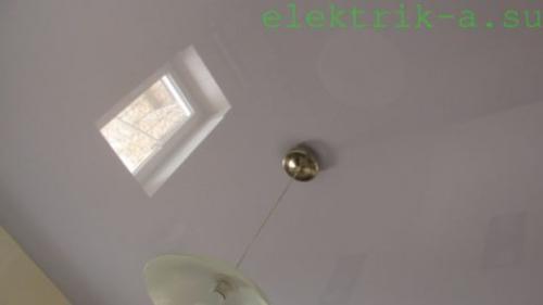 Встроенное освещение натяжного потолка. Натяжные потолки и освещение: особенности монтажа светильников и подсветки
