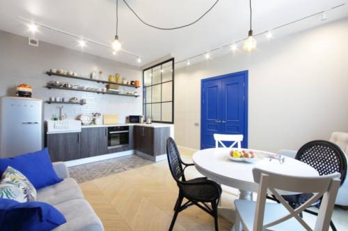 Споты в интерьере 2023. Трековые светильники в интерьере 2023: ТОП 100 фото 02