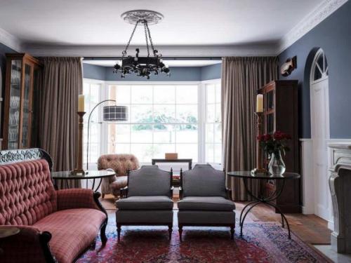 Модные люстры 2023. Модные люстры для гостиной 2023