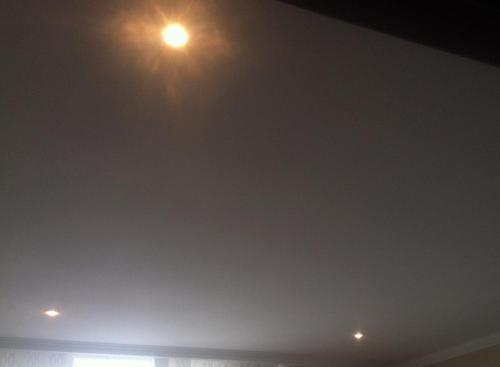 Точечные светильники для натяжных потолков –, как выбрать и установить потолочные элементы (115 фото)