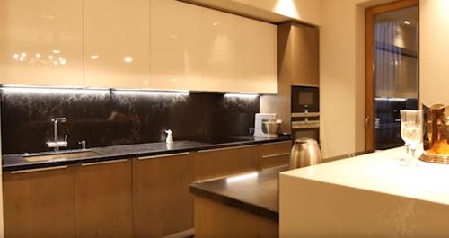 Сколько нужно точечных светильников на кухне 6 метров. Акцентное освещение кухни