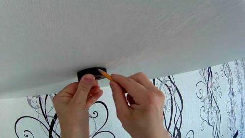 Установка точечных светильников в гипсокартон. Как делаются большие отверстия