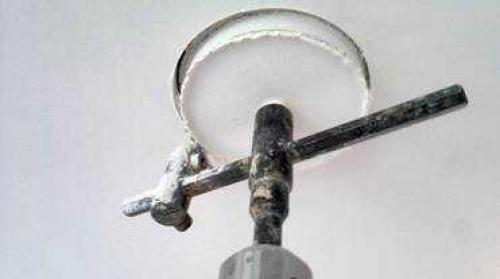 Установка точечных светильников в гипсокартон. Как делаются большие отверстия