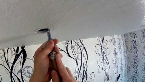 Установка точечных светильников в гипсокартон. Как делаются большие отверстия