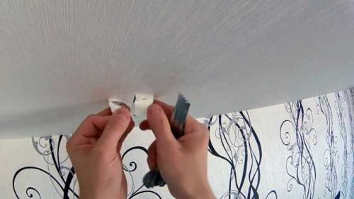 Установка точечных светильников в гипсокартон. Как делаются большие отверстия