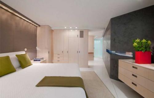 Потолок ремонт своими руками. Ремонт потолка своими руками: подробное описание вариантов, как отремонтировать потолок (100 фото и видео)